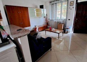 Soggiorno - Villa a Schiera via Asiago, 133, Caronno Pertusella - foto 3