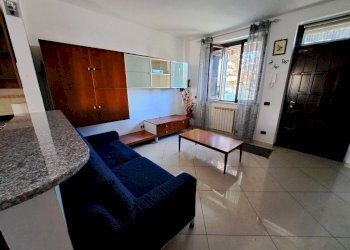 Soggiorno - Villa a Schiera via Asiago, 133, Caronno Pertusella - foto 5