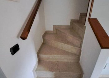 Scala - Villa a Schiera via Asiago, 133, Caronno Pertusella - foto 26