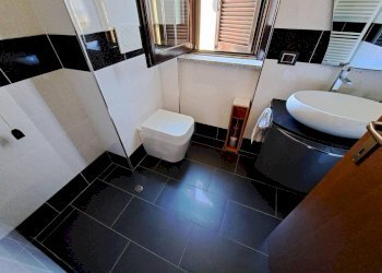 Bagno - Villa a Schiera via Asiago, 133, Caronno Pertusella - foto 48