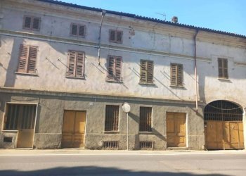 Facciata - Rustico via Vittorio Emanuele II, Castelnuovo Belbo - foto 1