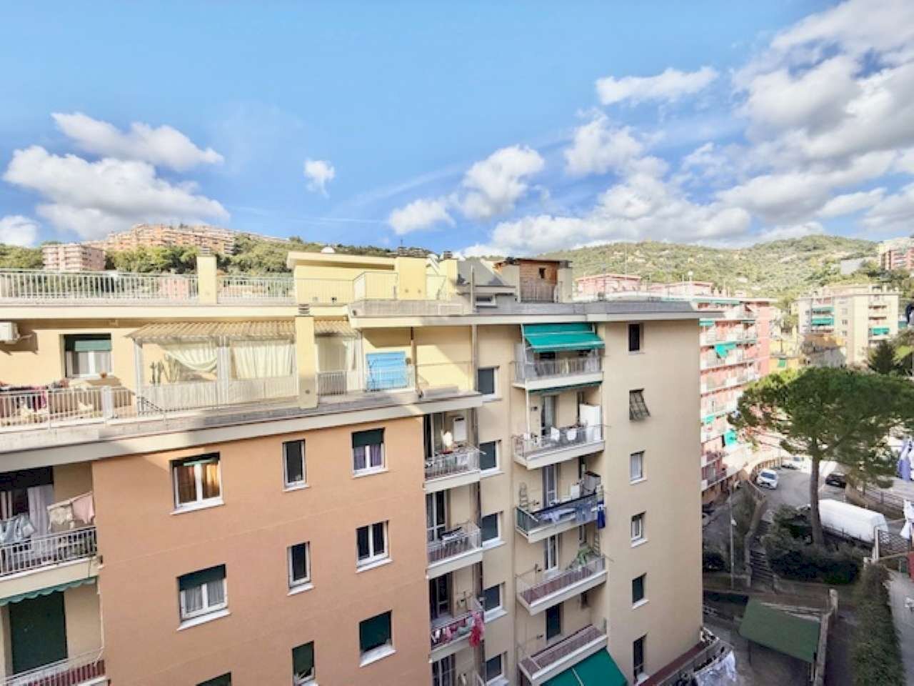 appartamento piano alto con balconata in vendita g - Three-room apartment via Stefanina Moro, Genova (neighborhood Quezzi) - photo 1
