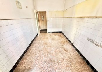 appartamento piano alto con balconata in vendita g - Trilocale via Stefanina Moro, Genova (zona Quezzi) - foto 15