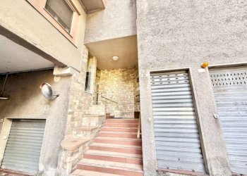 appartamento piano alto con balconata in vendita g - Trilocale via Stefanina Moro, Genova (zona Quezzi) - foto 20
