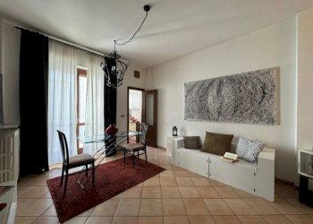 Salone - Two-room apartment Torino (neighborhood Santa Rita) - photo 3