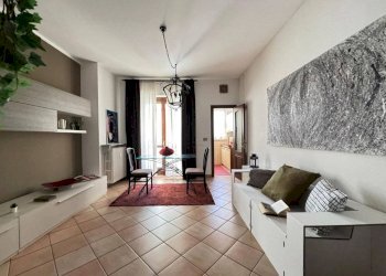 Salone - Two-room apartment Torino (neighborhood Santa Rita) - photo 4