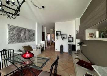 Salone - Two-room apartment Torino (neighborhood Santa Rita) - photo 7