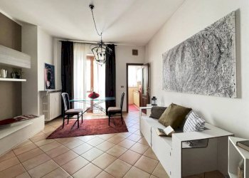 Salone - Two-room apartment Torino (neighborhood Santa Rita) - photo 8