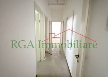 Corridoio - Capannone via Vittorio Veneto, Presezzo - foto 12