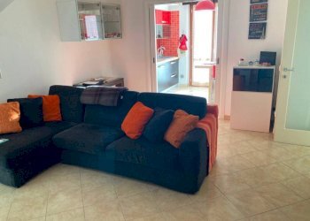 Salone - Appartamento via Flavio Torello Baracchini, 47, Massa - foto 2