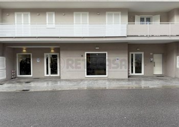 1.jpeg - Commercial Premises Via Raffaele Musone, Marcianise - photo 1