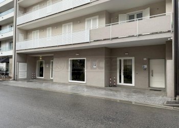 WhatsApp Image 2026-01-09 at 16.23.191.jpeg - Commercial Premises Via Raffaele Musone, Marcianise - photo 3