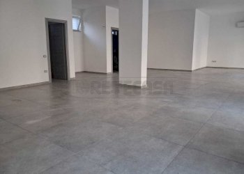 WhatsApp Image 2026-02-02 at 11.26.06 (1).jpeg - Commercial Premises Via Raffaele Musone, Marcianise - photo 4