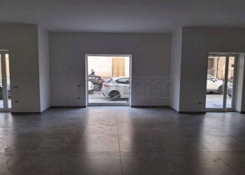 WhatsApp Image 2026-02-02 at 11.26.06 (3).jpeg - Commercial Premises Via Raffaele Musone, Marcianise - photo 6