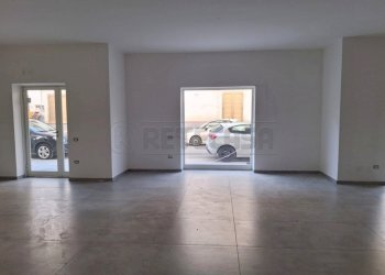 WhatsApp Image 2026-02-02 at 11.26.07 (2).jpeg - Commercial Premises Via Raffaele Musone, Marcianise - photo 9