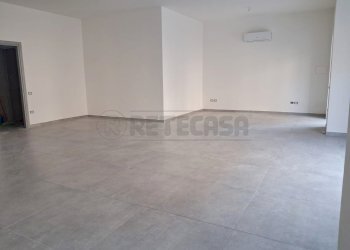 WhatsApp Image 2026-02-02 at 11.26.07 (3).jpeg - Commercial Premises Via Raffaele Musone, Marcianise - photo 10