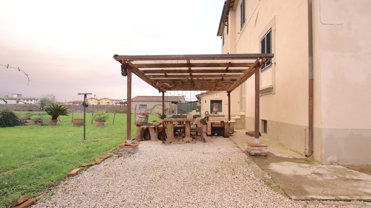 vendesi casa colonica con giardino lucca IMG_8925. - Independent house Via della Santissima Annunziata 531, Lucca - photo 1