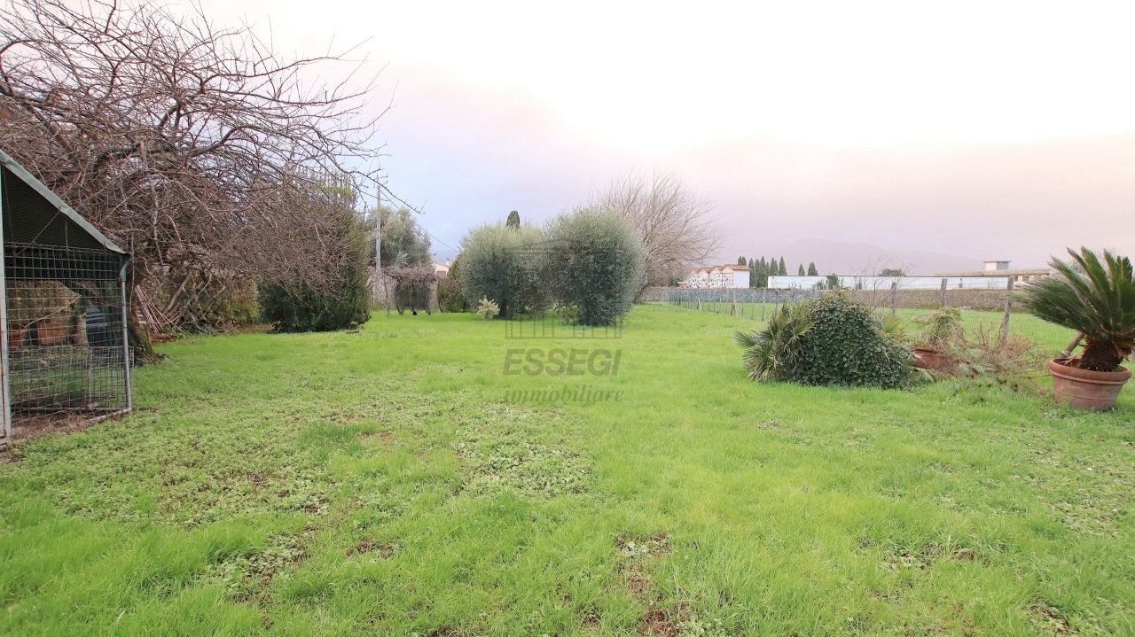 vendesi casa colonica con giardino lucca IMG_8926. - Independent house Via della Santissima Annunziata 531, Lucca - photo 2