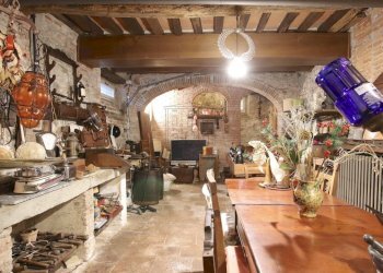 vendesi casa colonica con giardino lucca IMG_8914. - Casa indipendente Via della Santissima Annunziata 531, Lucca - foto 9