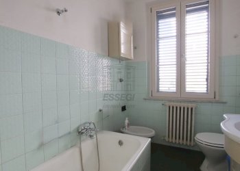 vendesi casa colonica con giardino lucca IMG_8903. - Casa indipendente Via della Santissima Annunziata 531, Lucca - foto 18