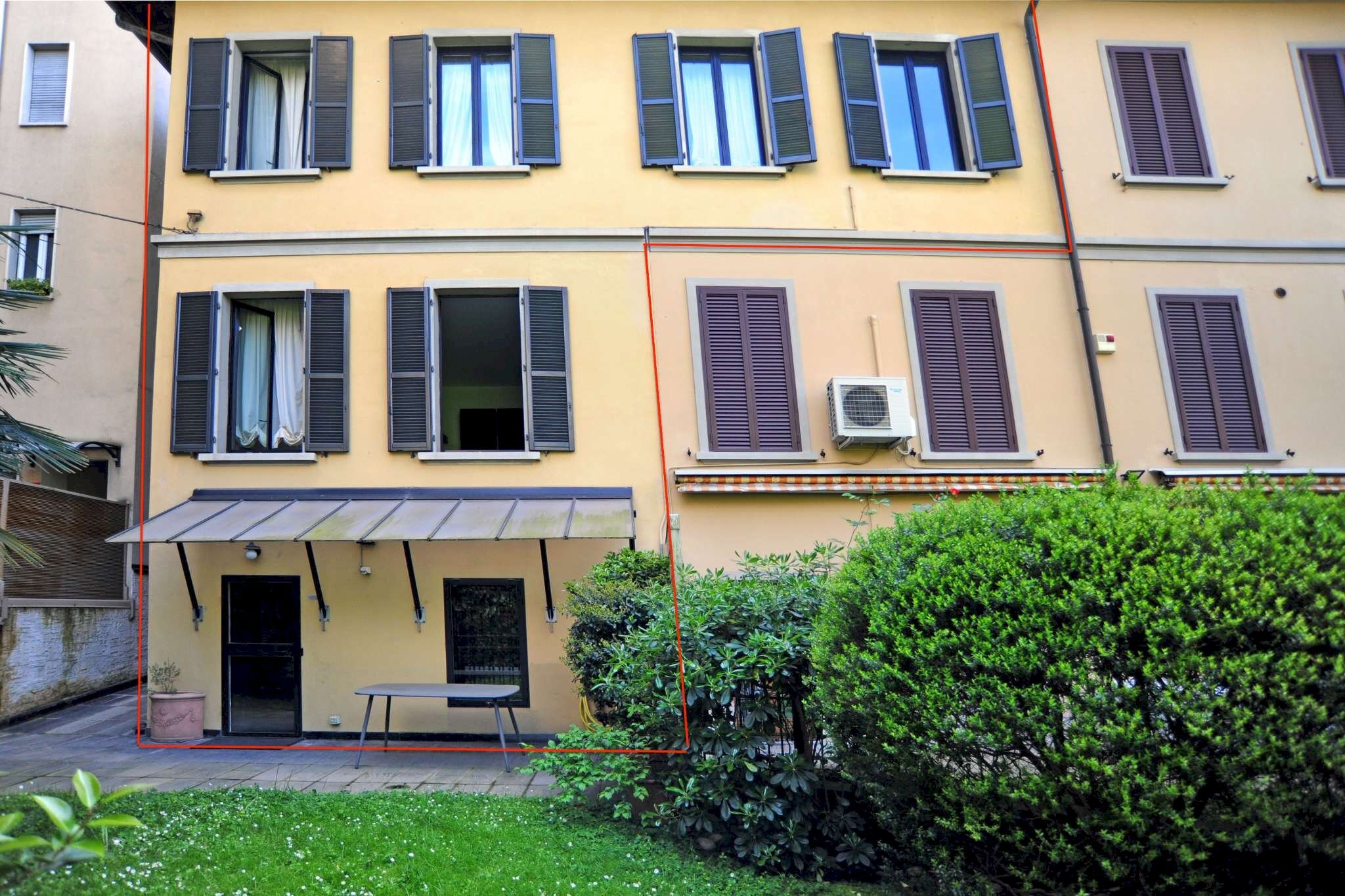Terraced Villa Milano - photo 1