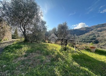 Three-room apartment Via Giuseppe Agnese, Calice Ligure - photo 1