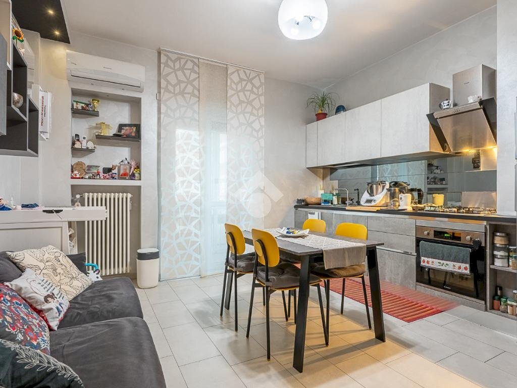 Bilocale Via C. Battisti, Collegno - foto 1