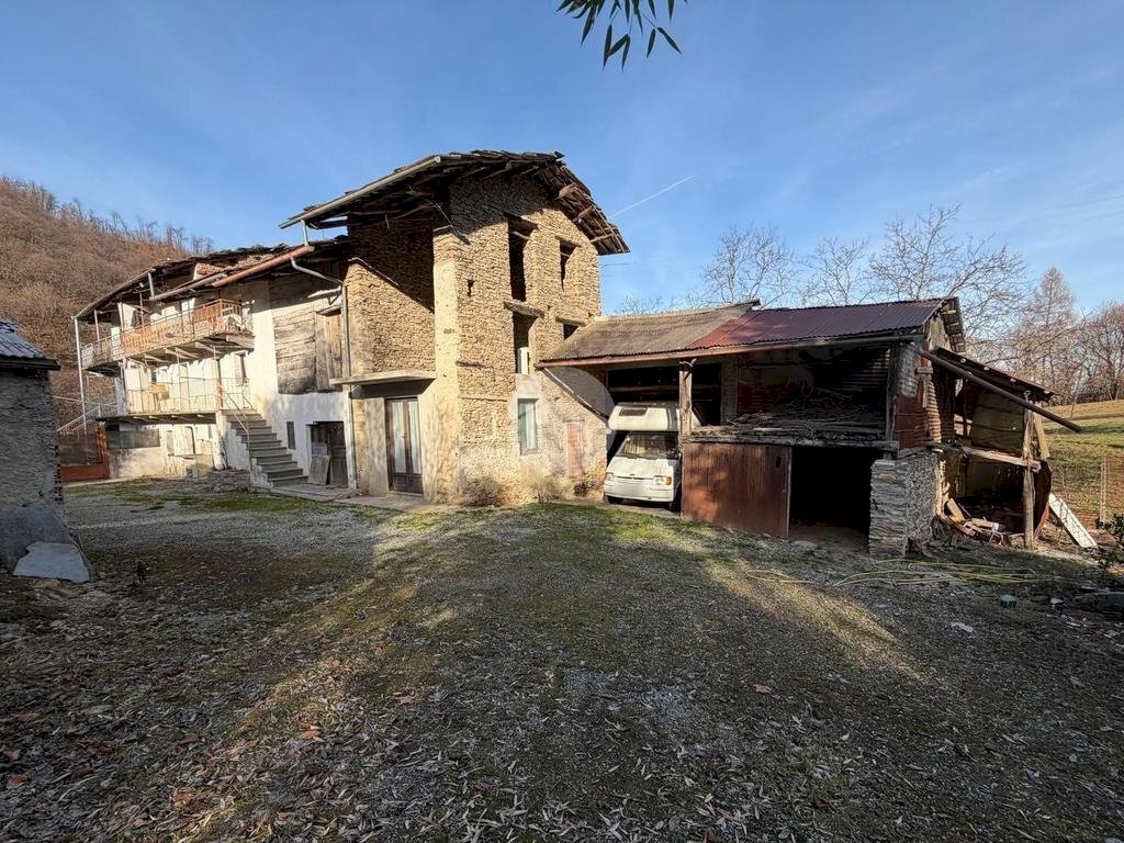 Semi-detached house Via Lungaserra, Barge - photo 1