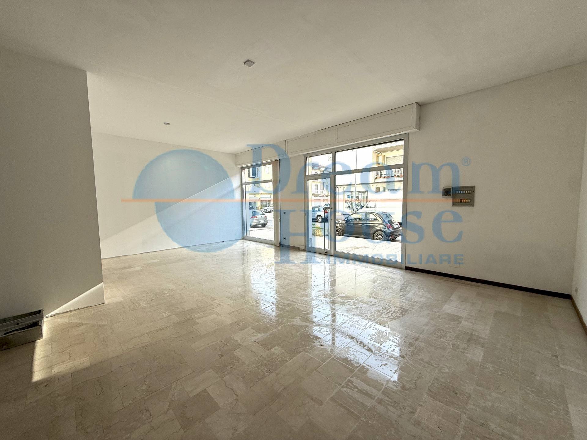 Foto 1 - Locale Commerciale Via Firenze, Alba Adriatica - foto 1