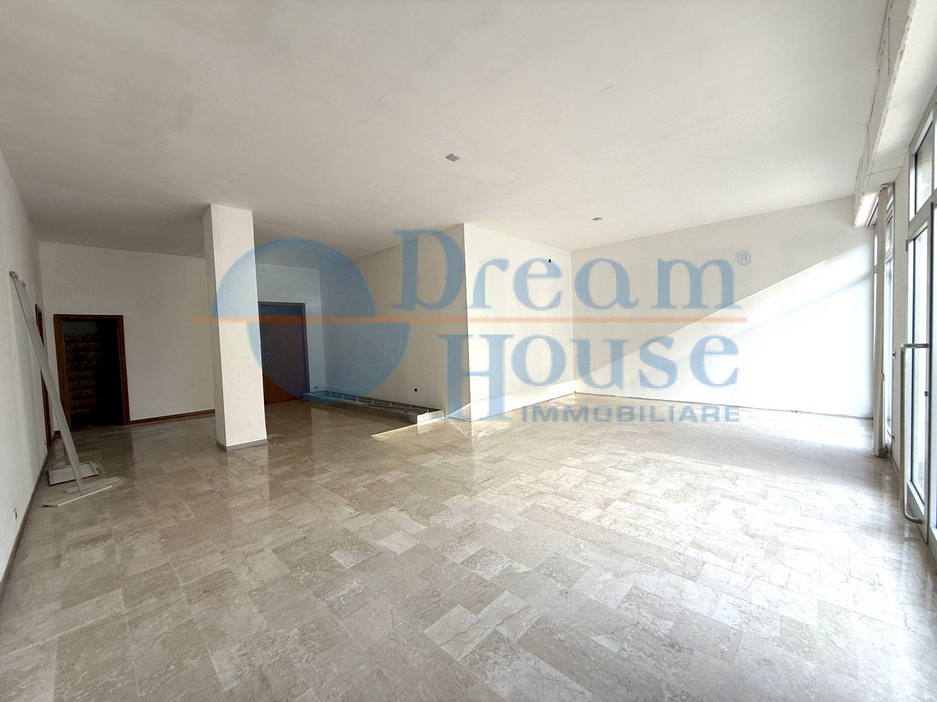 Foto 2 - Commercial Premises Via Firenze, Alba Adriatica - photo 2