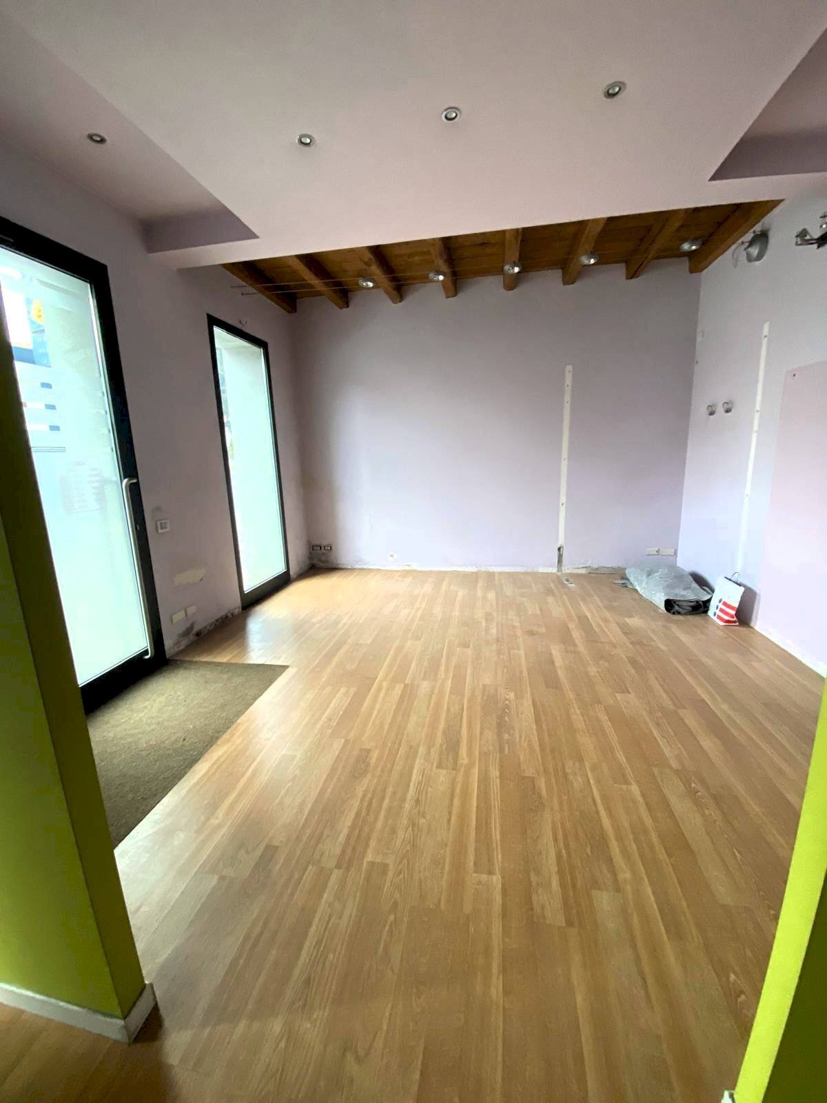 Foto 2 - Locale Commerciale Via Gilera
80, Arcore - foto 2