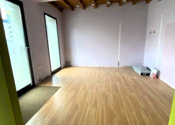 Foto 2 - Commercial Premises Via Gilera
 
80, Arcore - photo 2