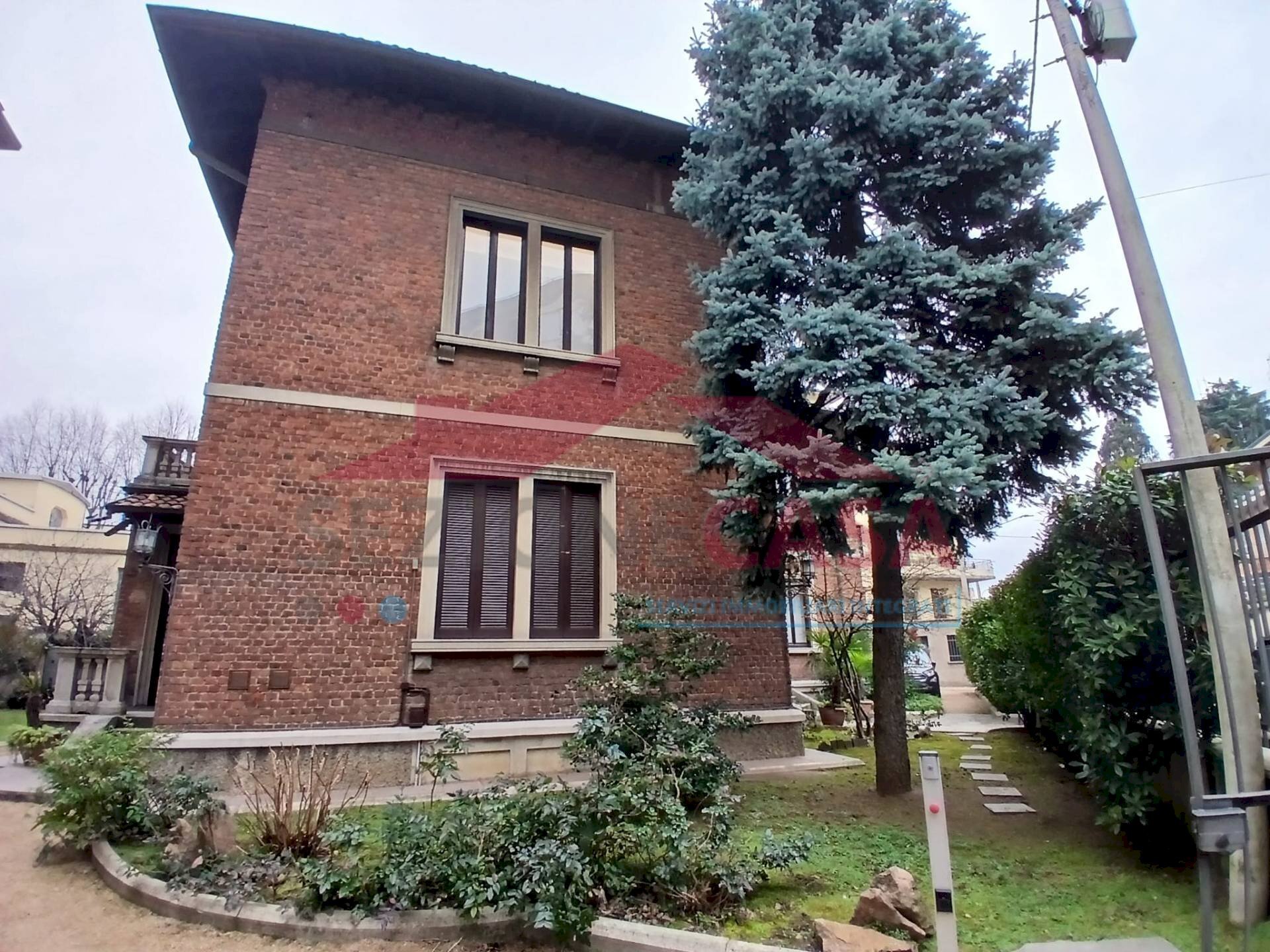 Foto 1 - Ufficio GIACOMO LEOPARDI
 
SNC, Saronno - foto 1