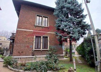 Foto 1 - Ufficio GIACOMO LEOPARDI
 
SNC, Saronno - foto 1