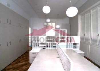 Foto 19 - Ufficio GIACOMO LEOPARDI
 
SNC, Saronno - foto 19