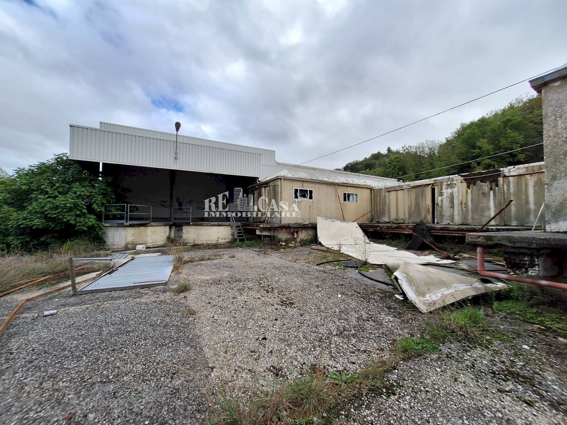 Foto 3 - Capannone contrada san silvestro
 
83, Cupra Marittima - foto 3