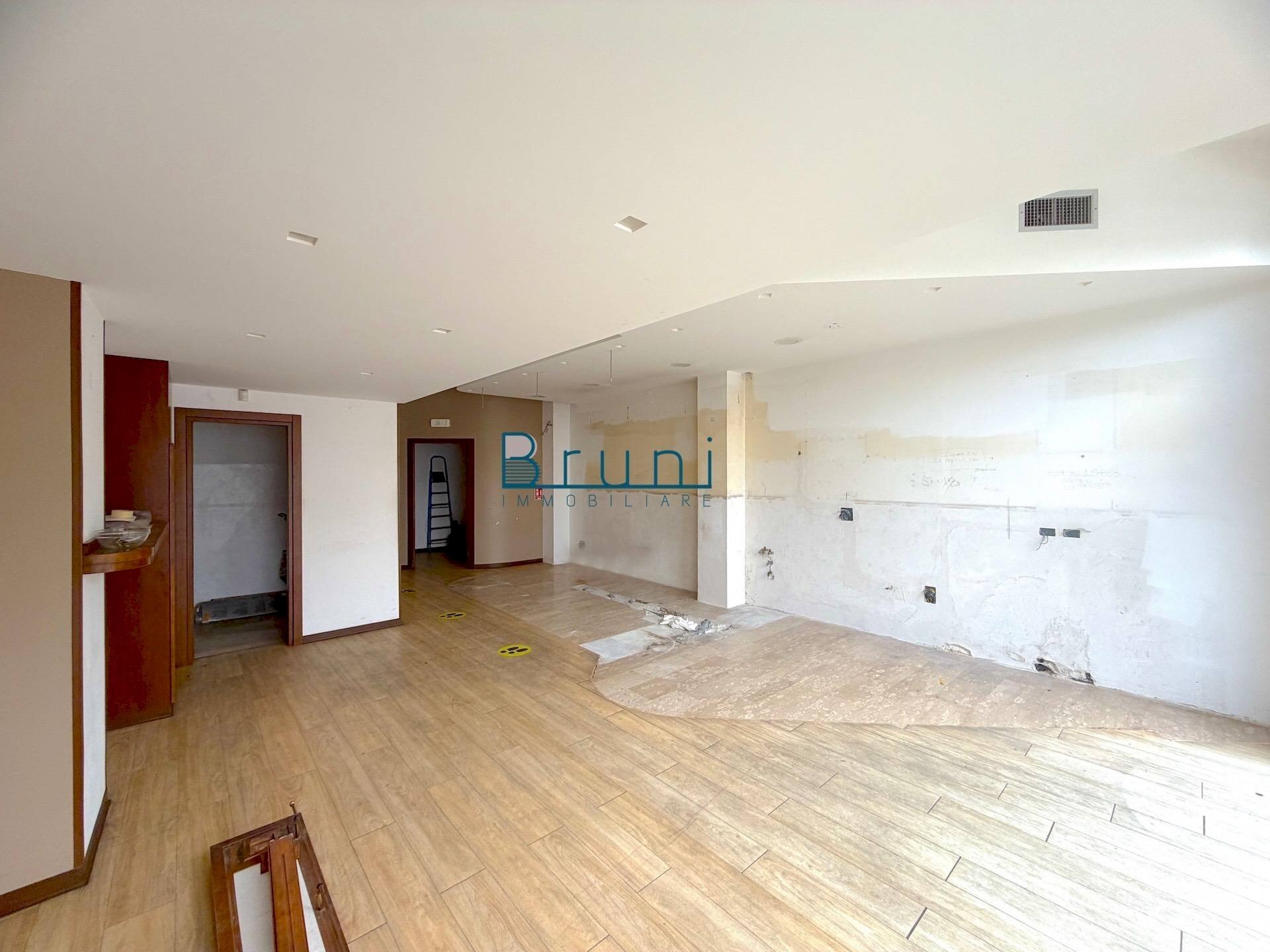 Foto 1 - Commercial Premises Via Gino Moretti
 
21, San Benedetto del Tronto - photo 1