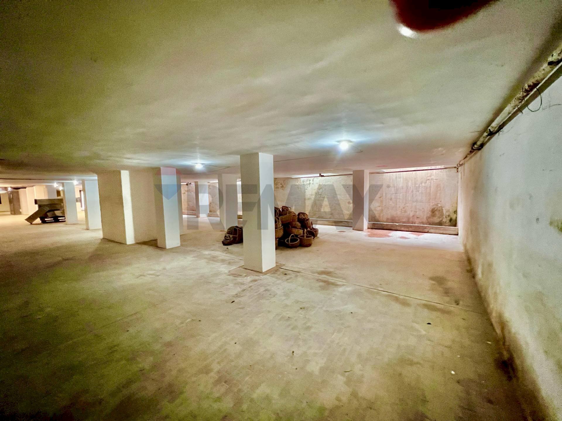 Parcheggio - Warehouse Viale Japigia
166a, Bari - photo 2