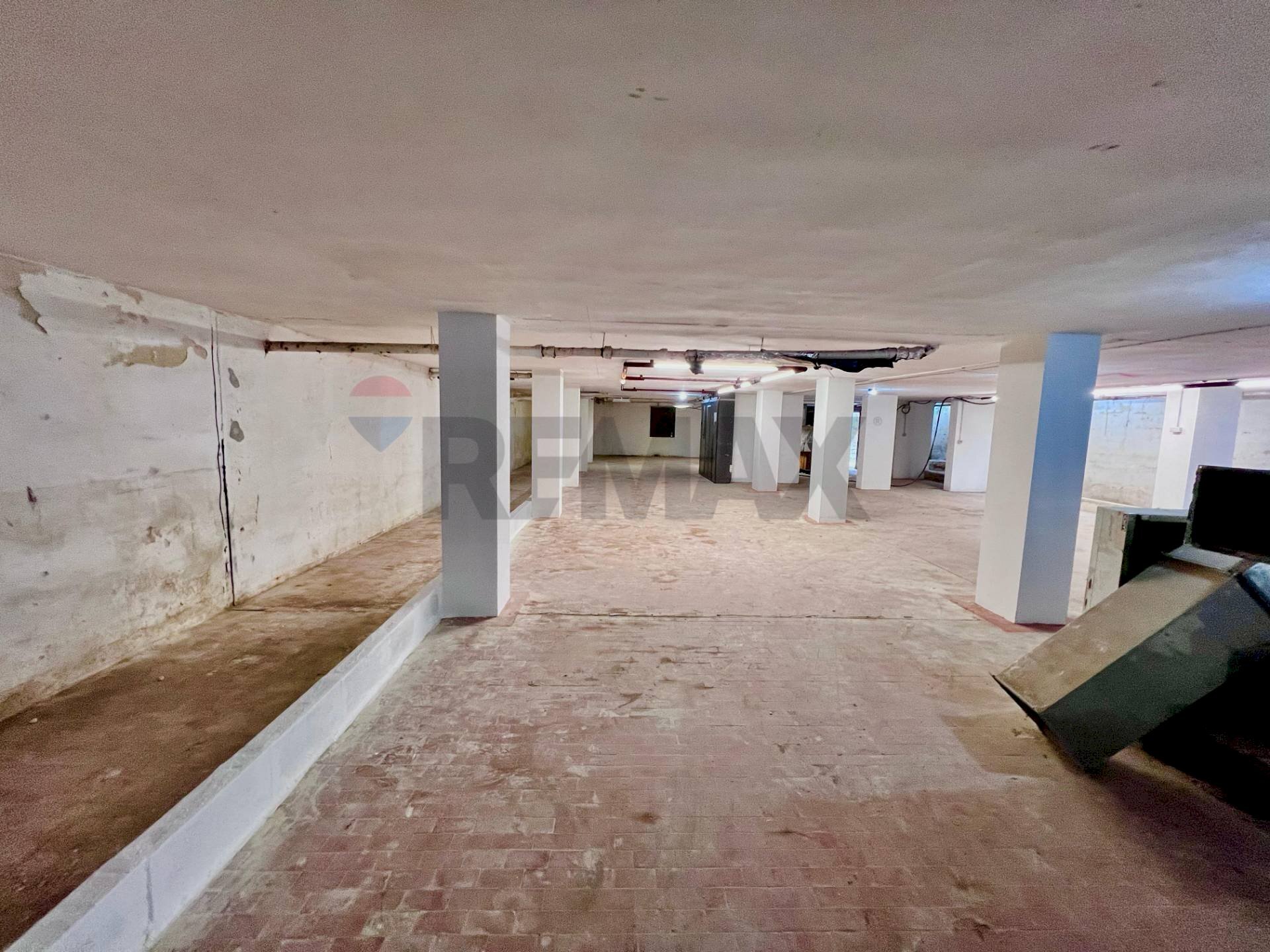 Parcheggio - Warehouse Viale Japigia
166a, Bari - photo 3