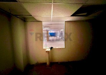 Stanza vuota - Warehouse Viale Japigia
 
166a, Bari - photo 8