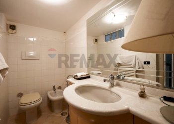 Bagno - Bilocale Via Martino
 
5, Bari - foto 9