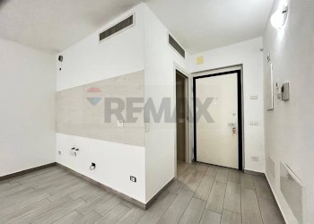 Stanza vuota - Appartamento Via Medaglie d'Oro
 
16, Varese - foto 15