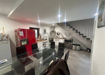 Sala da pranzo - Casa indipendente Piazza XI Febbraio
 
8, Orino - foto 5