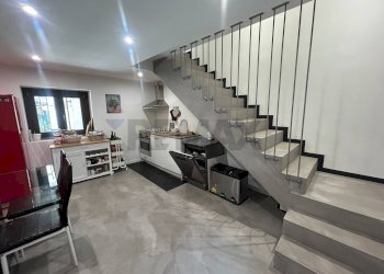 Scale - Casa indipendente Piazza XI Febbraio
 
8, Orino - foto 11