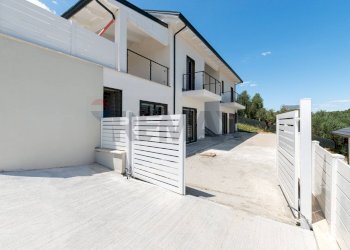 Terrazza - Casa indipendente VIA CARLO CATTANEO
 
83, Monterotondo - foto 4