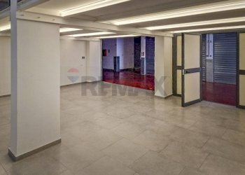 Ricezione / Lobby - Box VIA UMBERTO GIORDANO
 
176, Palermo - photo 2