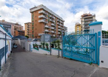 Edificio all\'aperto - Box VIA UMBERTO GIORDANO
 
176, Palermo - photo 6