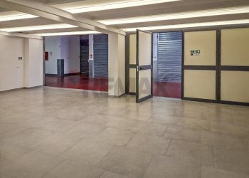 Ricezione / Lobby - Box VIA UMBERTO GIORDANO
 
176, Palermo - photo 12