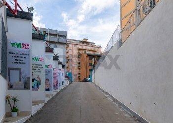 Edificio all\'aperto - Box VIA UMBERTO GIORDANO
 
176, Palermo - photo 15