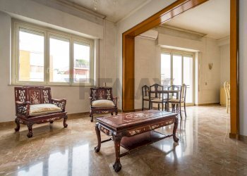 Salone - Appartamento Via Aquileia
 
10, Palermo - foto 21